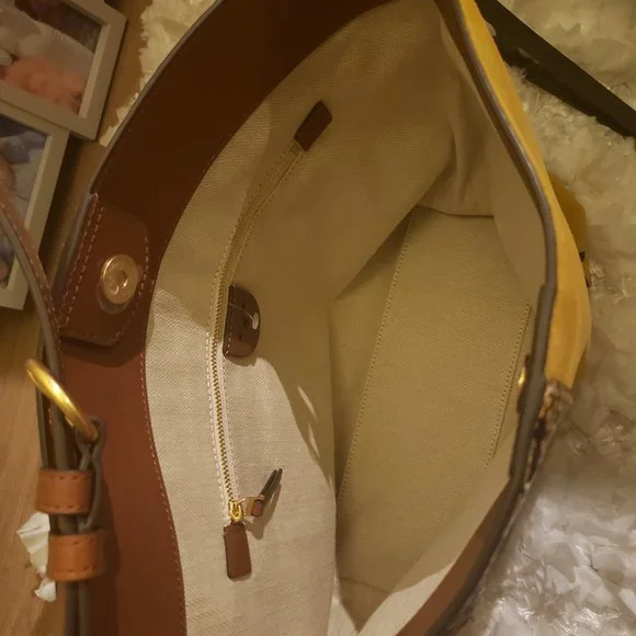 TORY BURCH Mcgraw Exotic Hobo bag in yellow - Picture 4 of 6